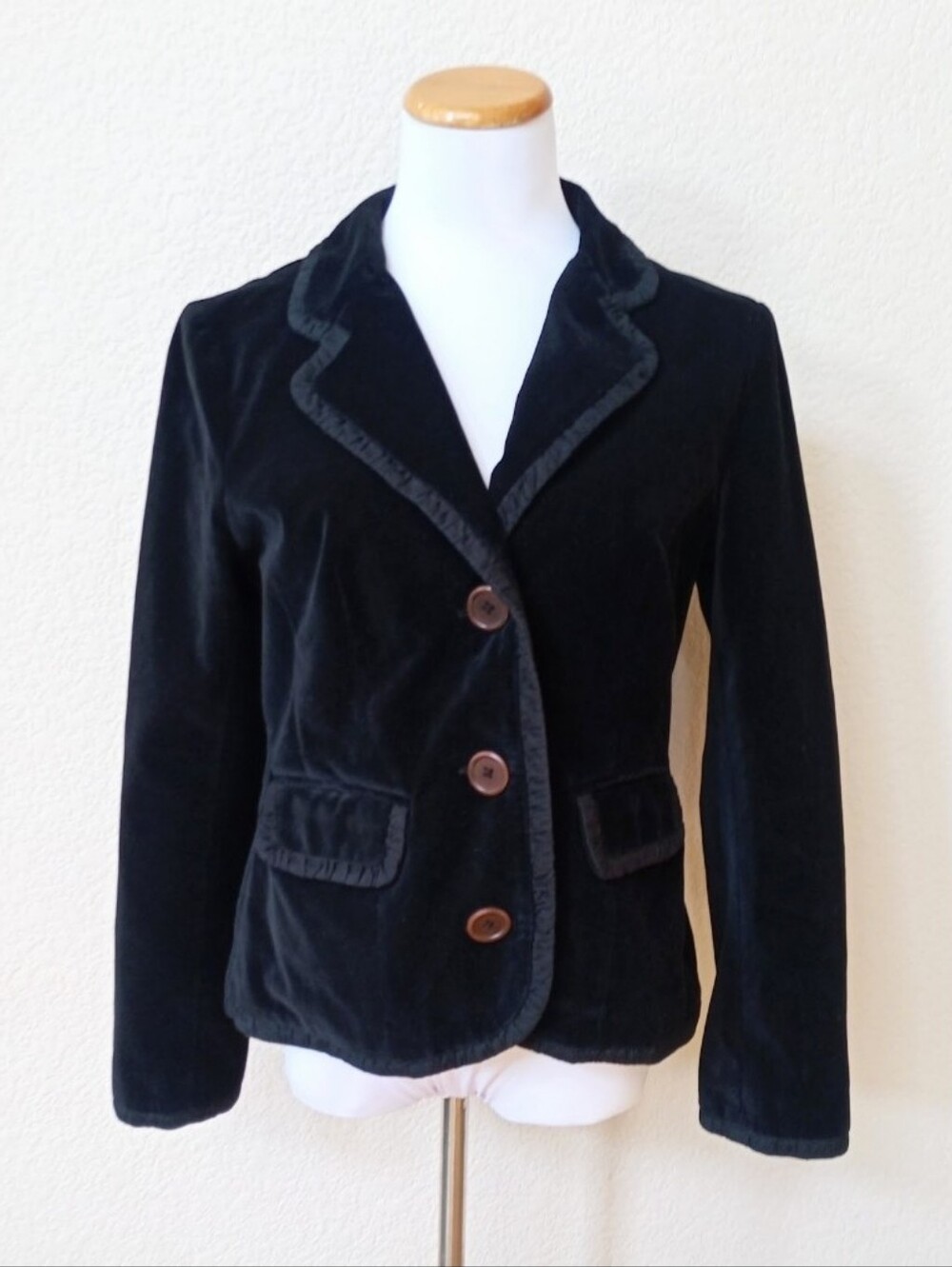 Boden black velvet blazer with a tailored silhouette and notched lapel